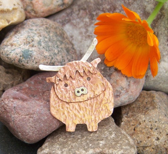 highland-cow-copper-brooch